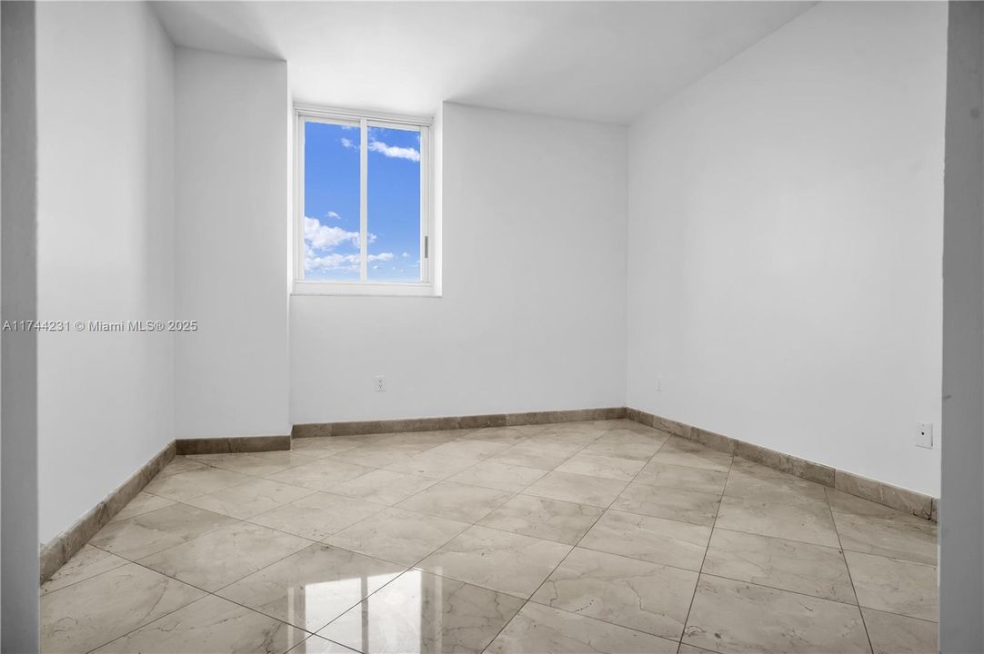 Recently Sold: $1,695,000 (2 beds, 2 baths, 1380 Square Feet)