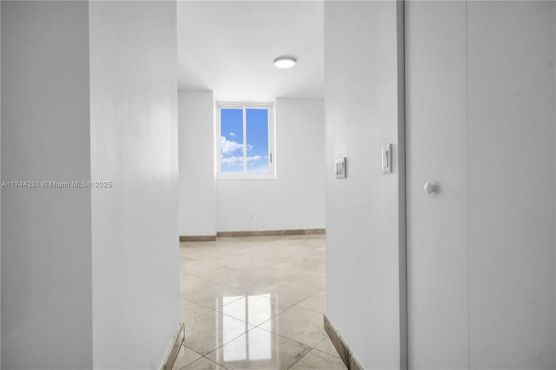 Recently Sold: $1,695,000 (2 beds, 2 baths, 1380 Square Feet)