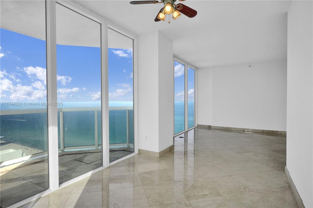 Recently Sold: $1,695,000 (2 beds, 2 baths, 1380 Square Feet)