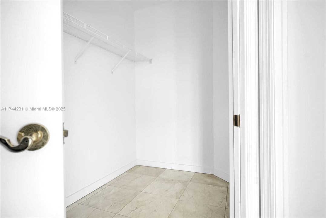 Recently Sold: $1,695,000 (2 beds, 2 baths, 1380 Square Feet)