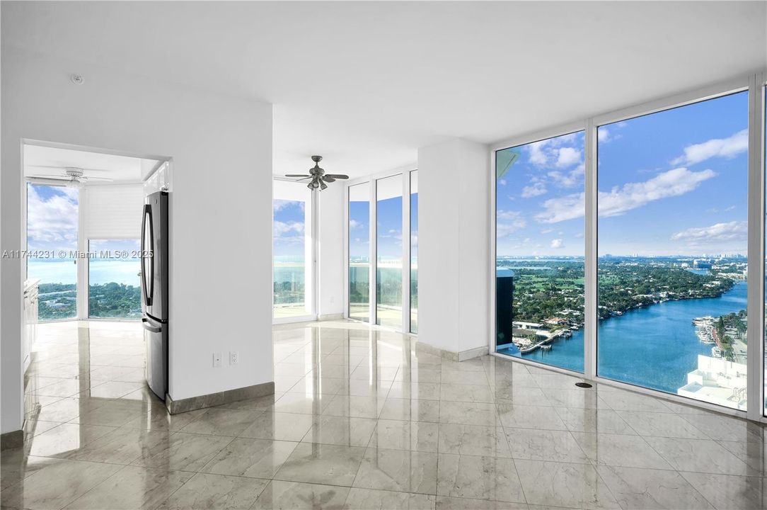 Recently Sold: $1,695,000 (2 beds, 2 baths, 1380 Square Feet)