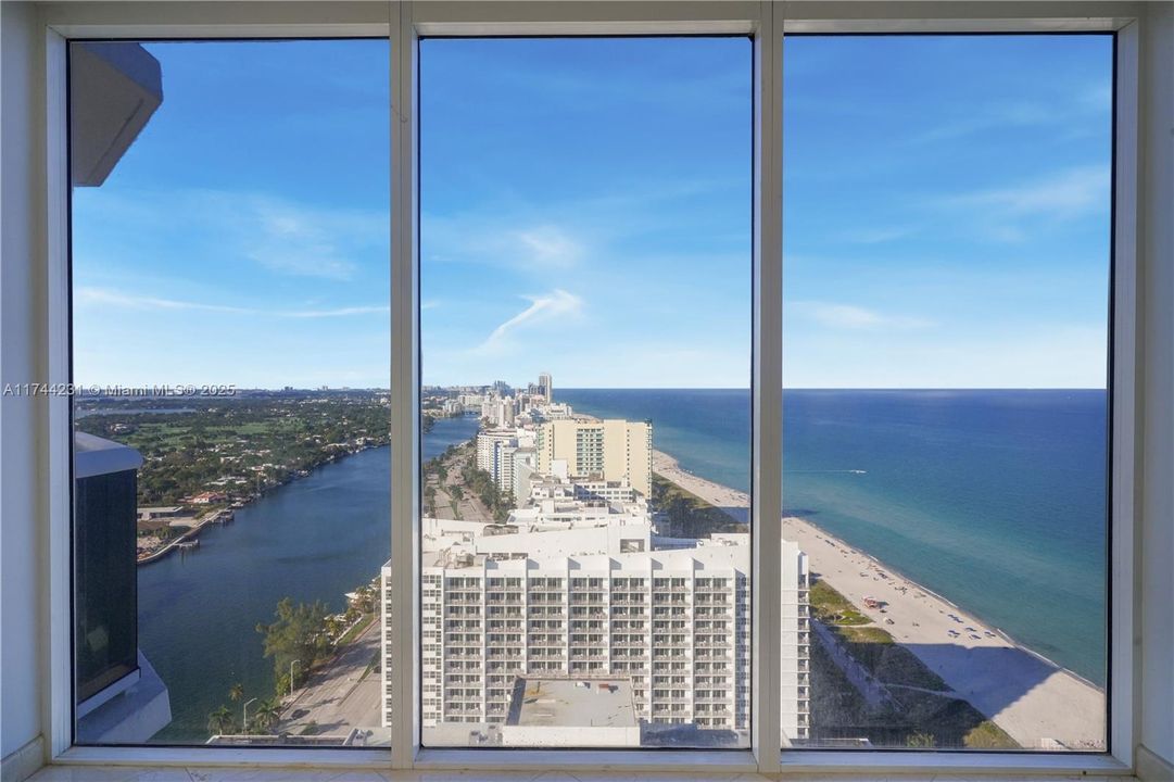 Recently Sold: $1,695,000 (2 beds, 2 baths, 1380 Square Feet)