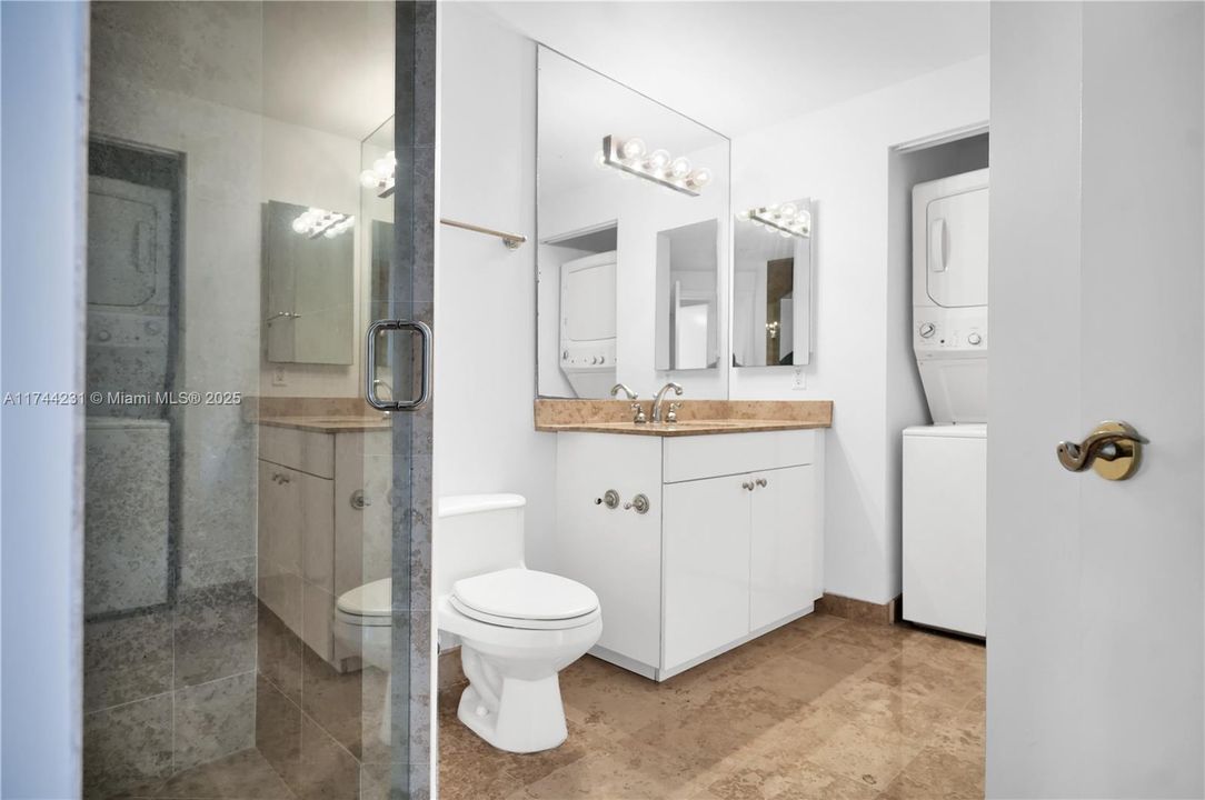 Recently Sold: $1,695,000 (2 beds, 2 baths, 1380 Square Feet)