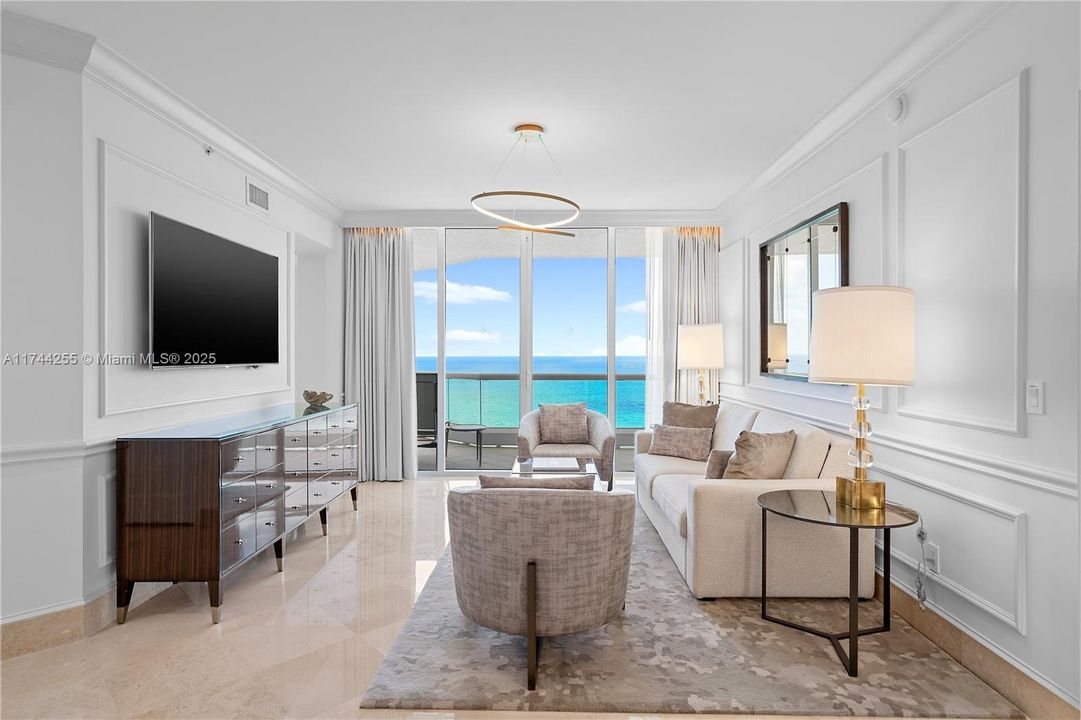 Recently Sold: $3,850,000 (2 beds, 2 baths, 2035 Square Feet)