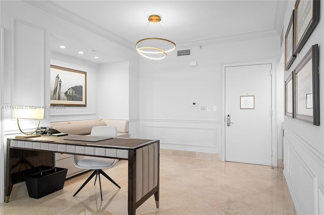 Recently Sold: $3,850,000 (2 beds, 2 baths, 2035 Square Feet)