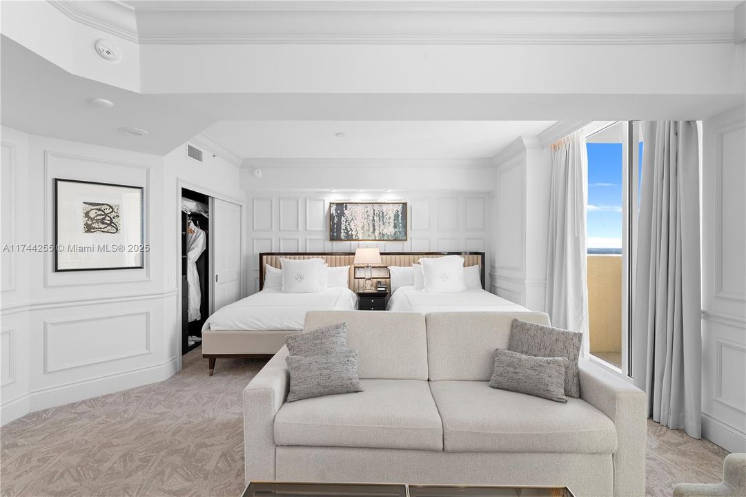Recently Sold: $3,850,000 (2 beds, 2 baths, 2035 Square Feet)