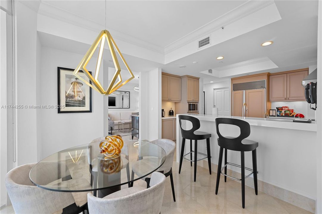 Recently Sold: $3,850,000 (2 beds, 2 baths, 2035 Square Feet)