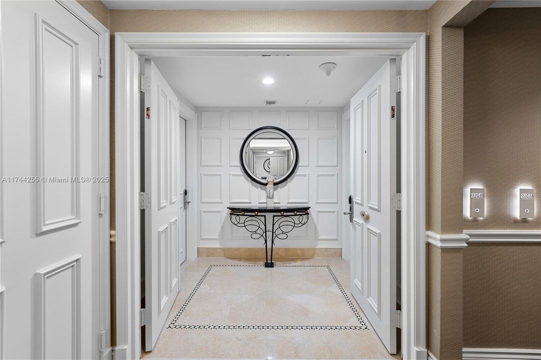 Recently Sold: $3,850,000 (2 beds, 2 baths, 2035 Square Feet)