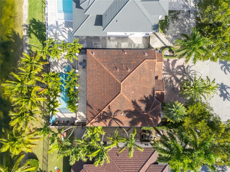 最近售出: $1,275,000 (6 贝兹, 4 浴室, 3386 平方英尺)