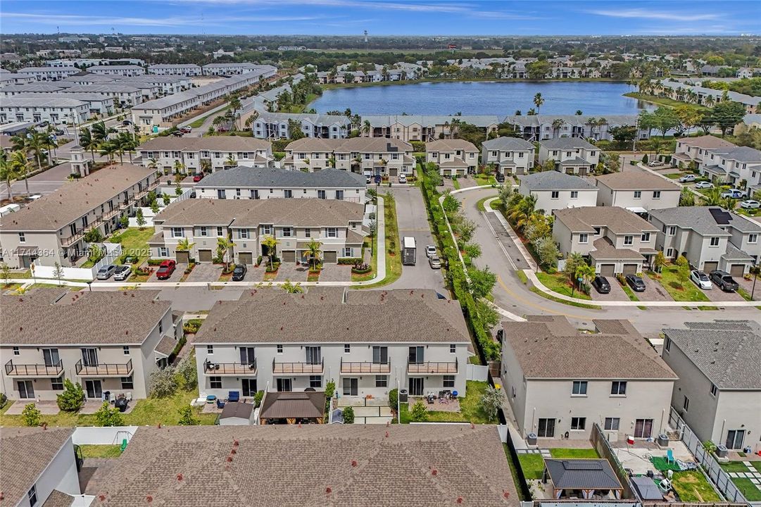 待售: $499,000 (3 贝兹, 2 浴室, 1712 平方英尺)