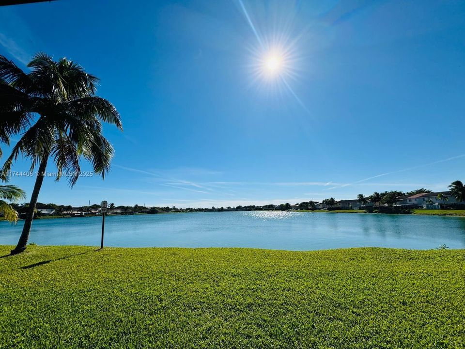 Active With Contract: $480,000 (3 beds, 3 baths, 1255 Square Feet)