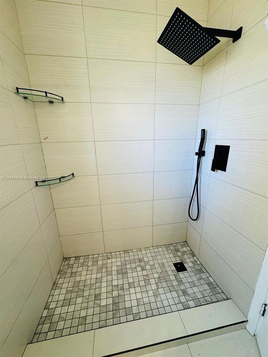 Active With Contract: $480,000 (3 beds, 3 baths, 1255 Square Feet)