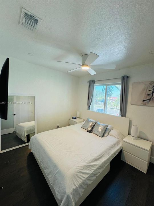 Active With Contract: $480,000 (3 beds, 3 baths, 1255 Square Feet)