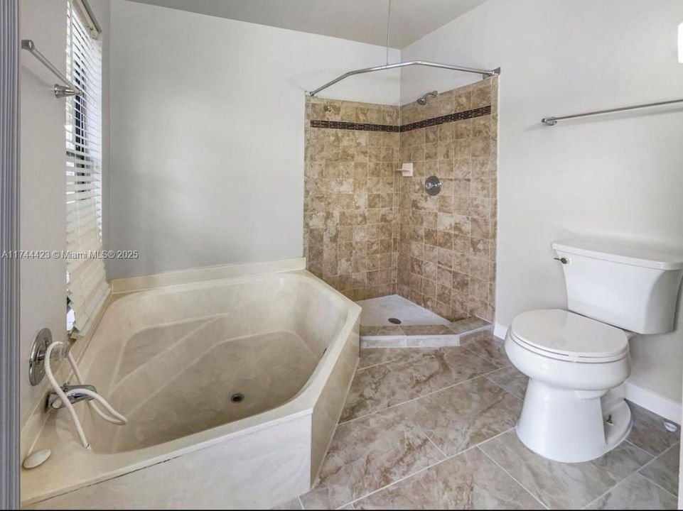 最近租的: $3,500 (3 贝兹, 2 浴室, 1528 平方英尺)