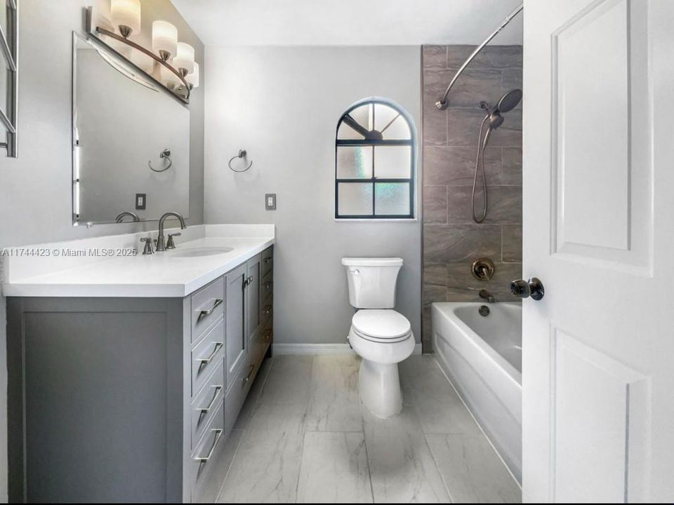 最近租的: $3,500 (3 贝兹, 2 浴室, 1528 平方英尺)