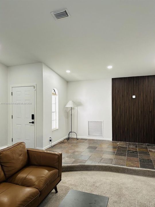 最近租的: $3,500 (3 贝兹, 2 浴室, 1528 平方英尺)