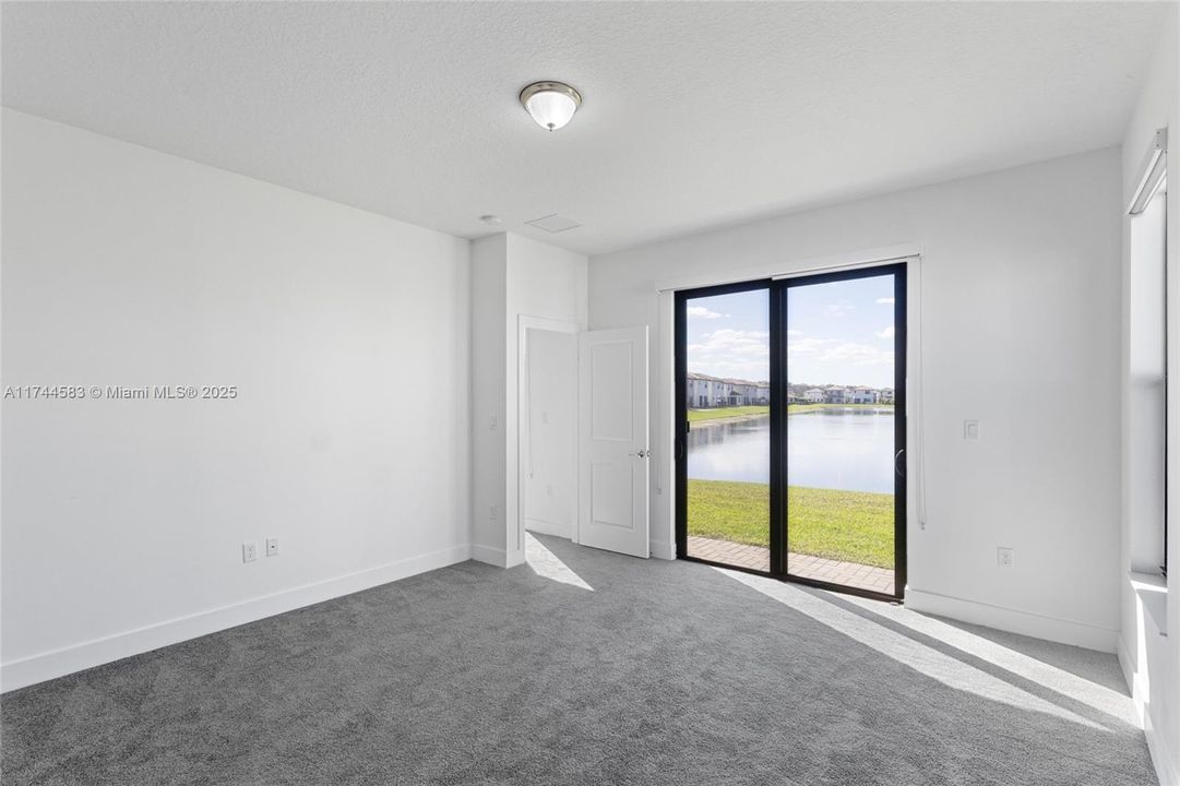 Recently Sold: $385,000 (3 beds, 2 baths, 1602 Square Feet)