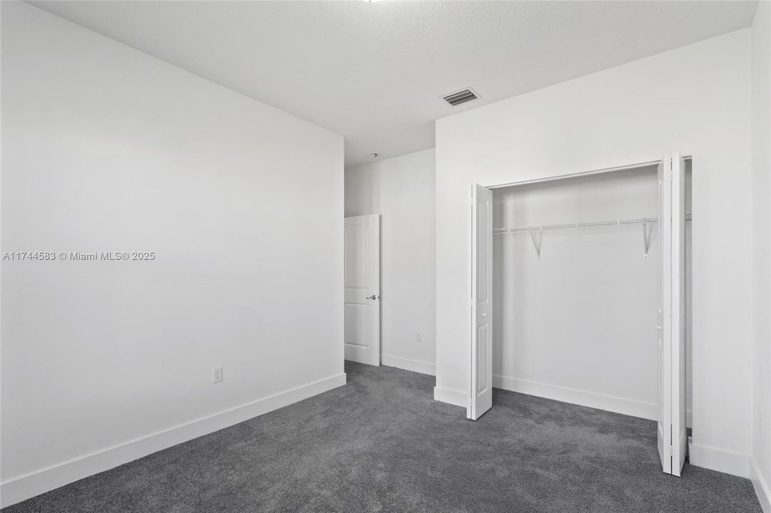 Recently Sold: $385,000 (3 beds, 2 baths, 1602 Square Feet)