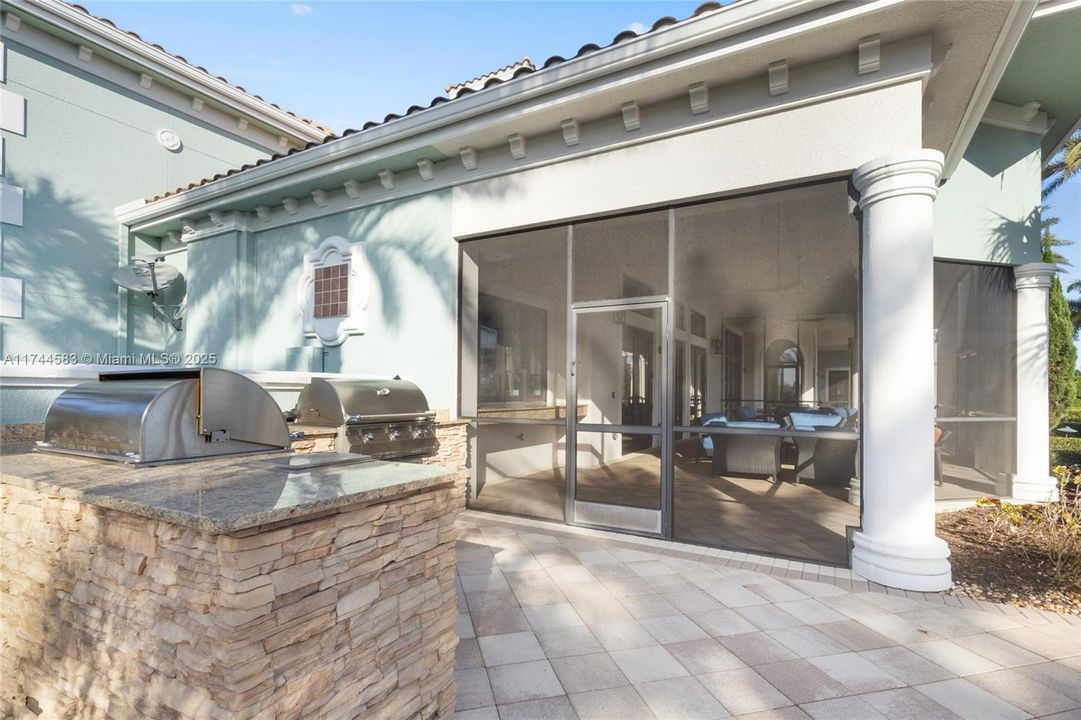 Recently Sold: $385,000 (3 beds, 2 baths, 1602 Square Feet)