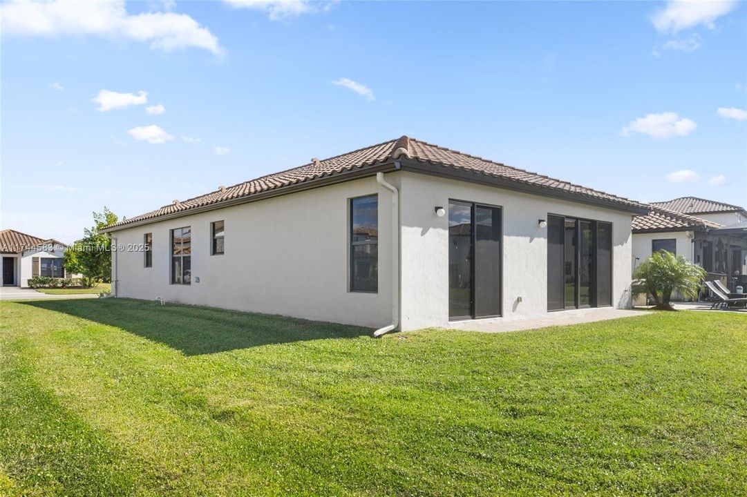 Recently Sold: $385,000 (3 beds, 2 baths, 1602 Square Feet)