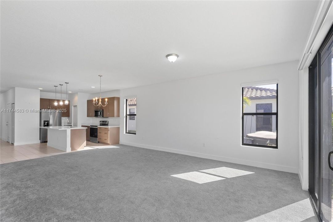 Recently Sold: $385,000 (3 beds, 2 baths, 1602 Square Feet)