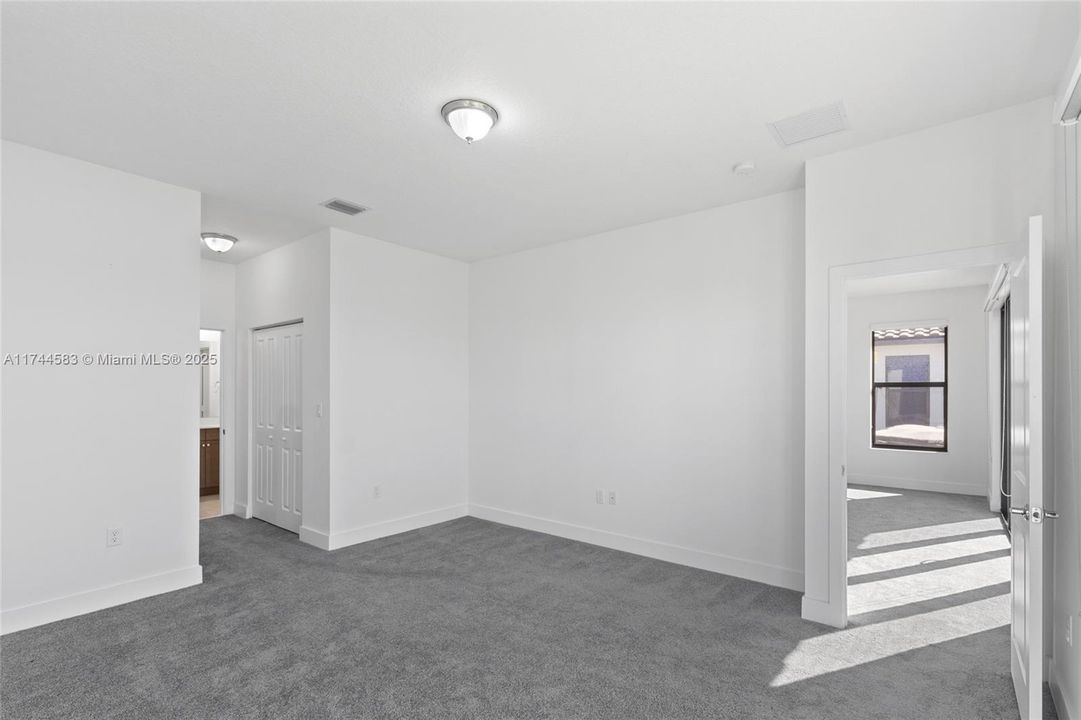 Recently Sold: $385,000 (3 beds, 2 baths, 1602 Square Feet)