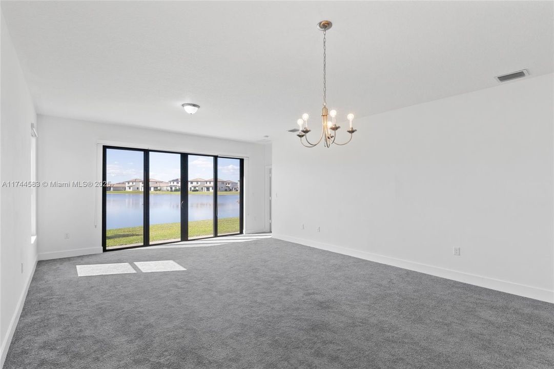 Recently Sold: $385,000 (3 beds, 2 baths, 1602 Square Feet)
