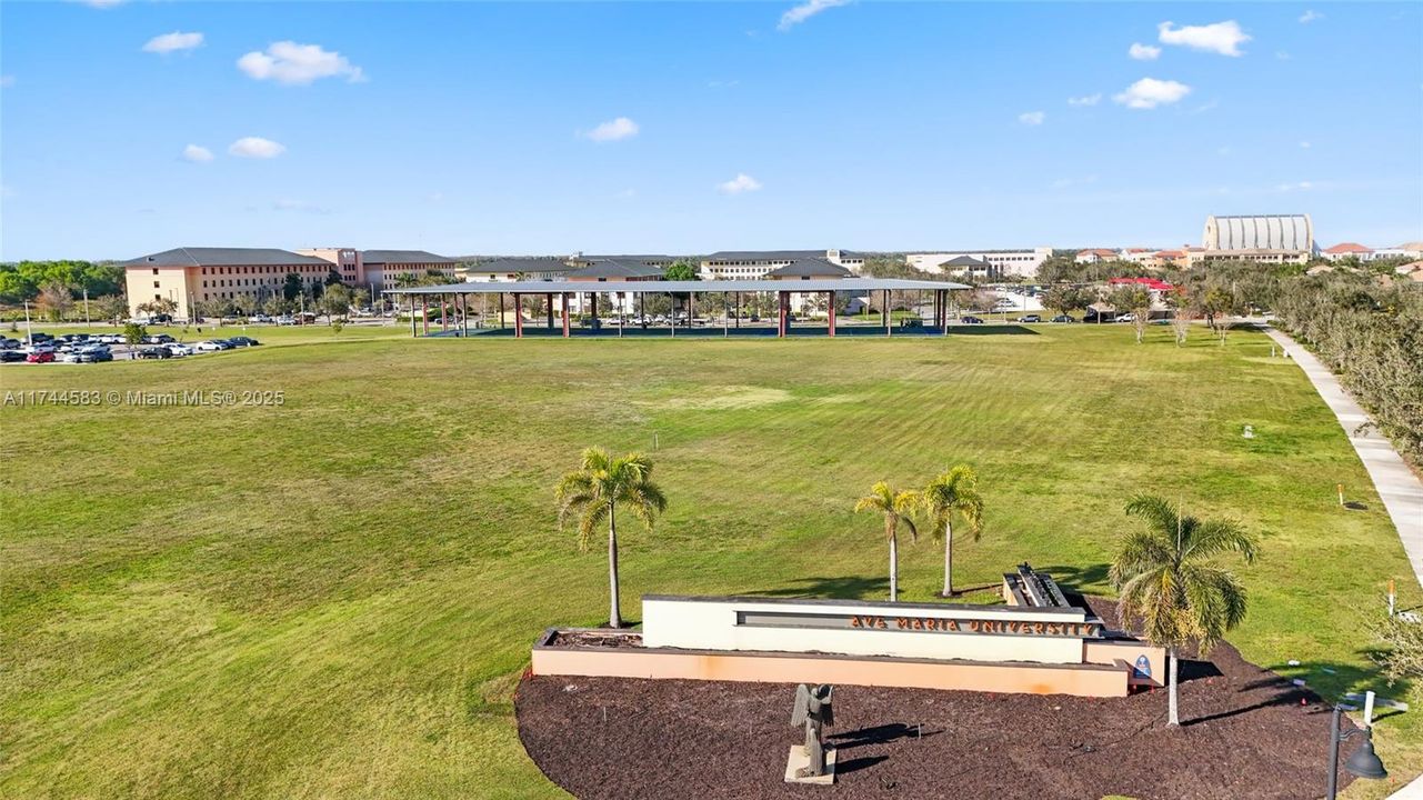 Recently Sold: $385,000 (3 beds, 2 baths, 1602 Square Feet)