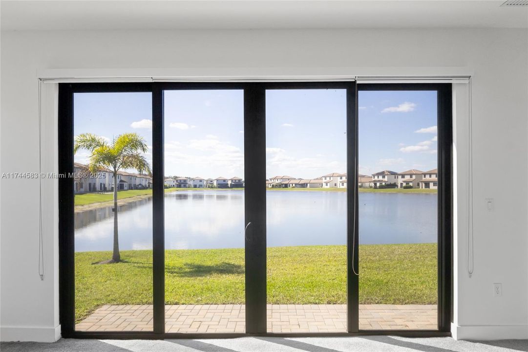 Recently Sold: $385,000 (3 beds, 2 baths, 1602 Square Feet)