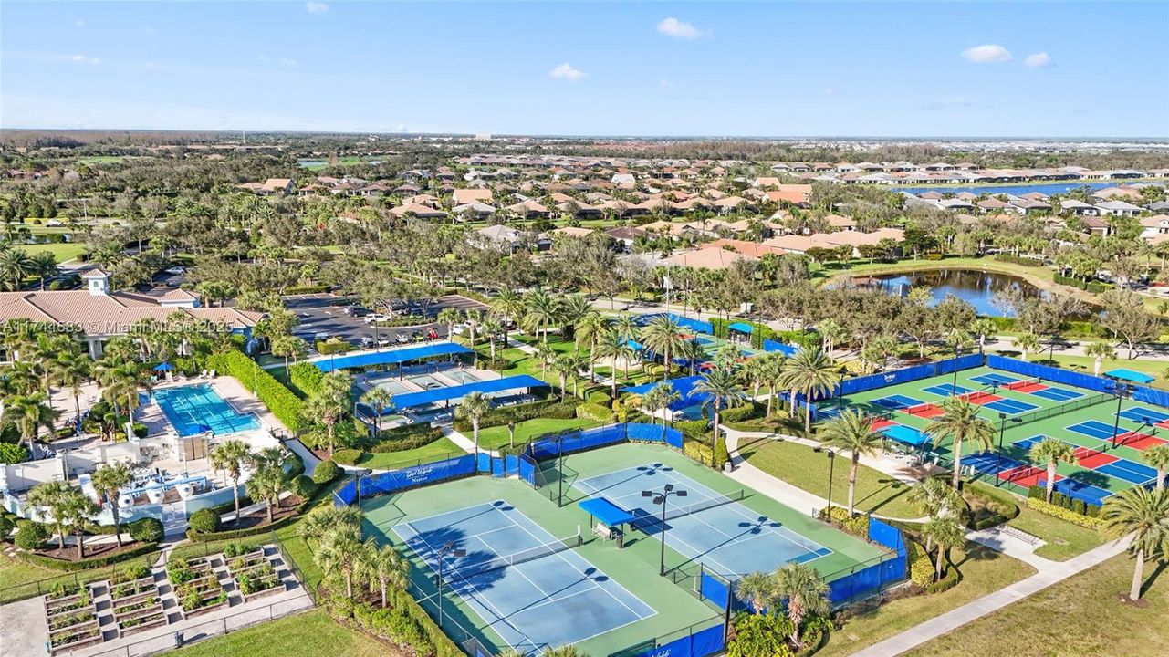 Recently Sold: $385,000 (3 beds, 2 baths, 1602 Square Feet)