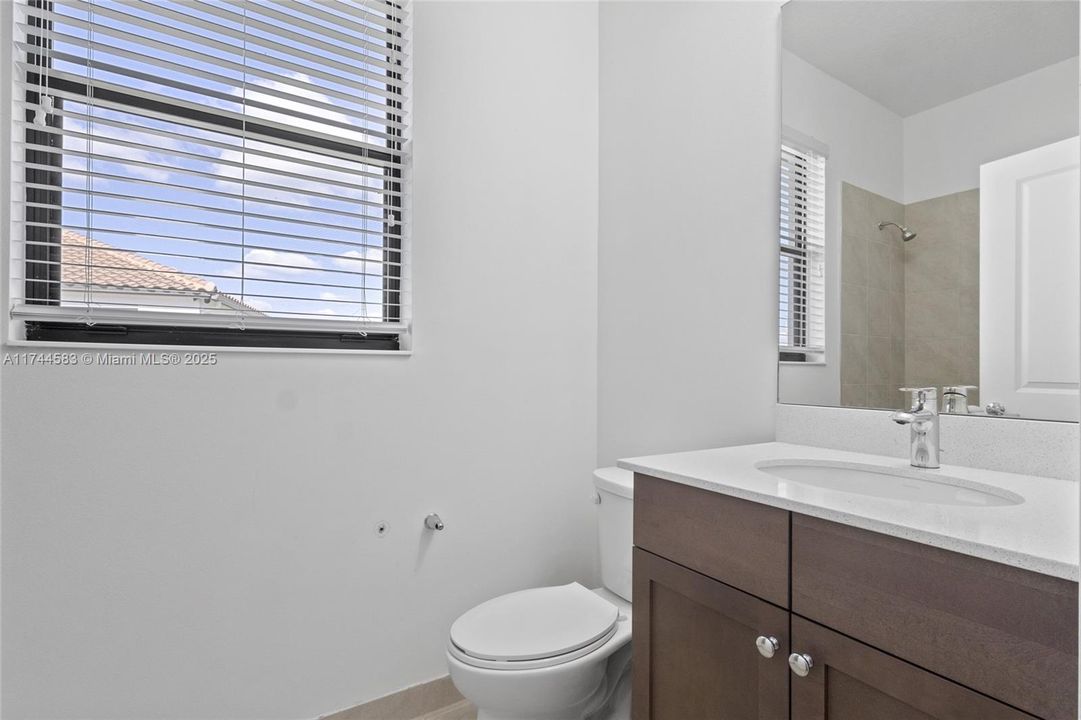 Recently Sold: $385,000 (3 beds, 2 baths, 1602 Square Feet)