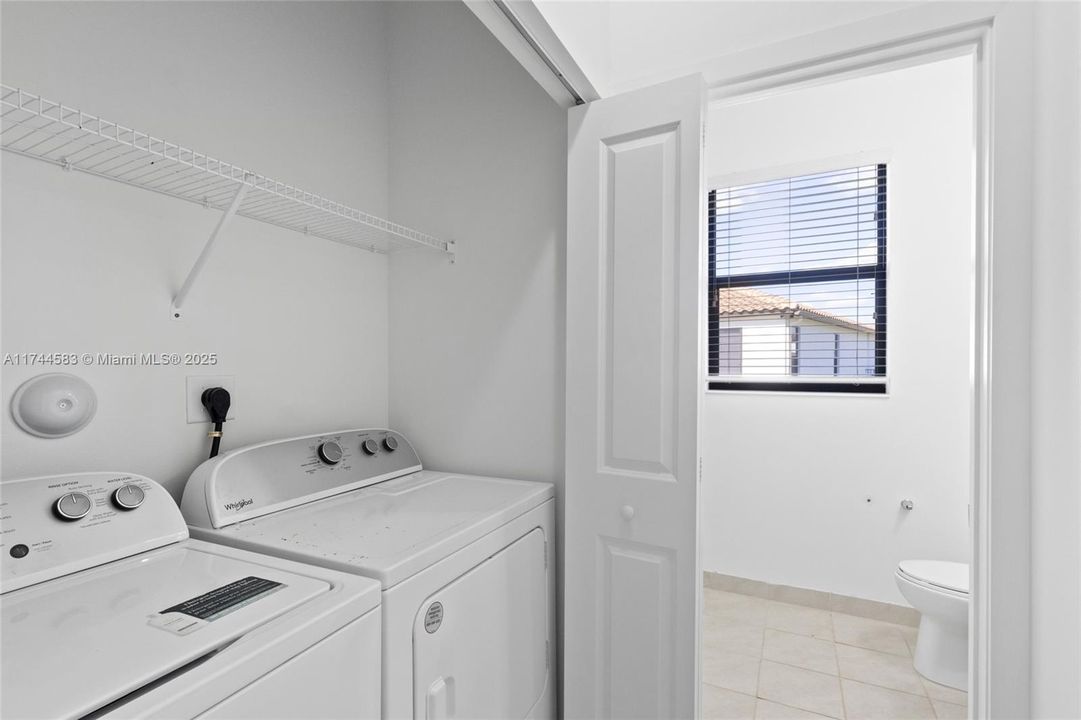 Recently Sold: $385,000 (3 beds, 2 baths, 1602 Square Feet)