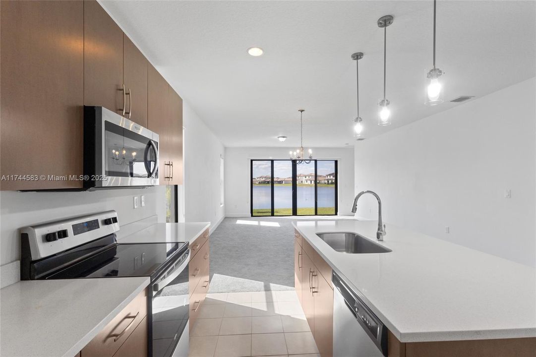 Recently Sold: $385,000 (3 beds, 2 baths, 1602 Square Feet)