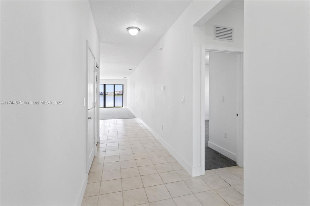 Recently Sold: $385,000 (3 beds, 2 baths, 1602 Square Feet)