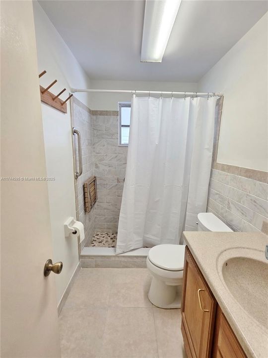 Active With Contract: $295,000 (2 beds, 2 baths, 1371 Square Feet)