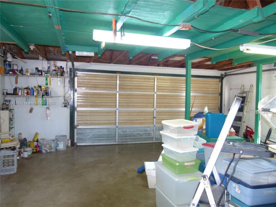 Active With Contract: $295,000 (2 beds, 2 baths, 1371 Square Feet)