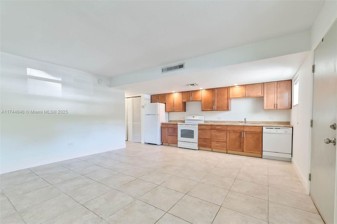 Vendido Recientemente: $299,000 (1 camas, 1 baños, 598 Pies cuadrados)