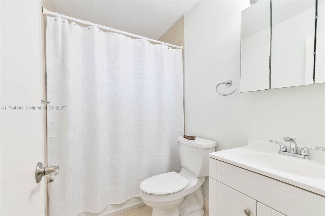 Vendido Recientemente: $299,000 (1 camas, 1 baños, 598 Pies cuadrados)