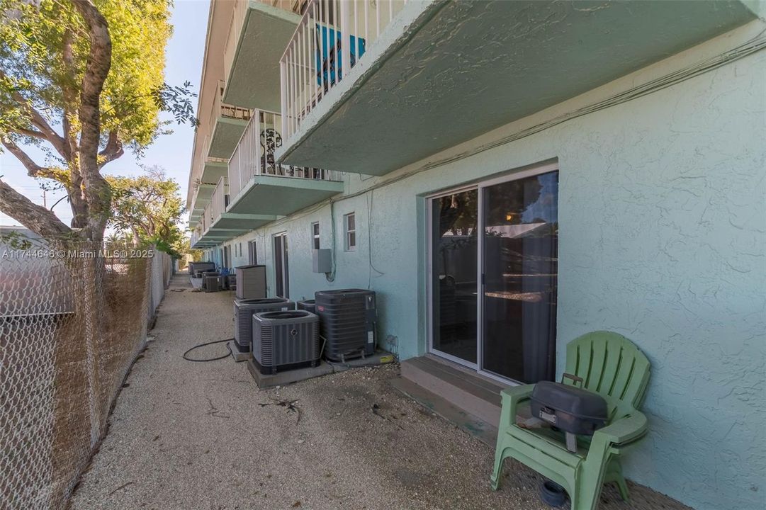 Vendido Recientemente: $299,000 (1 camas, 1 baños, 598 Pies cuadrados)