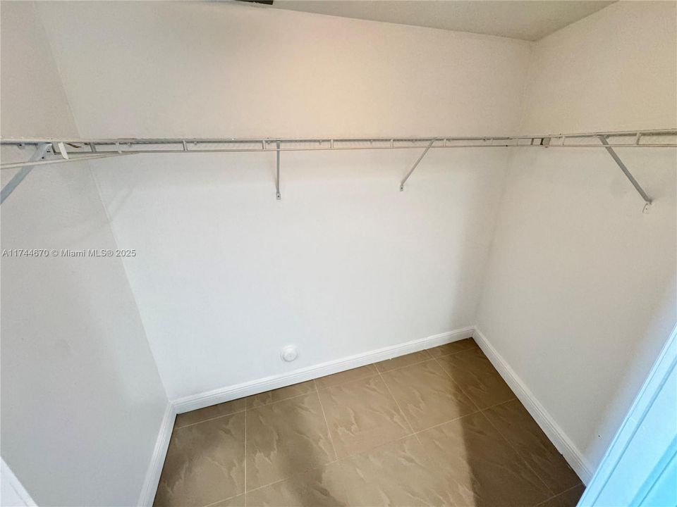 Недавно арендовано: $3,650 (2 спален, 2 ванн, 1470 Квадратных фут)