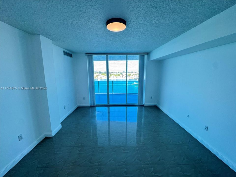 Недавно арендовано: $3,650 (2 спален, 2 ванн, 1470 Квадратных фут)