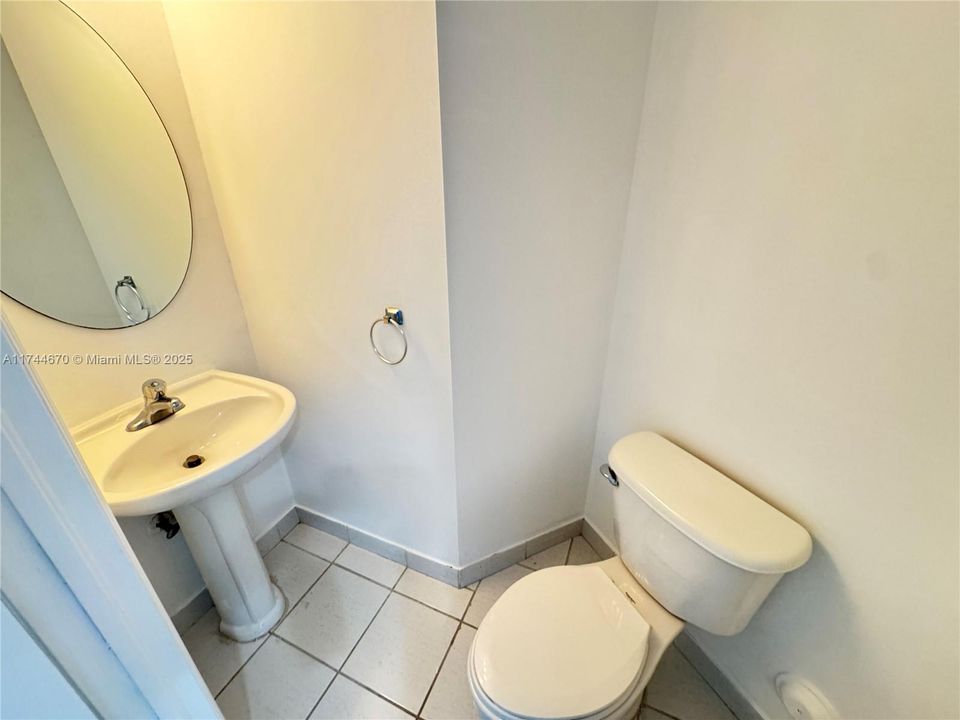 Недавно арендовано: $3,650 (2 спален, 2 ванн, 1470 Квадратных фут)