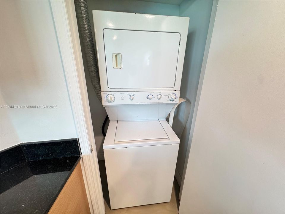 Недавно арендовано: $3,650 (2 спален, 2 ванн, 1470 Квадратных фут)