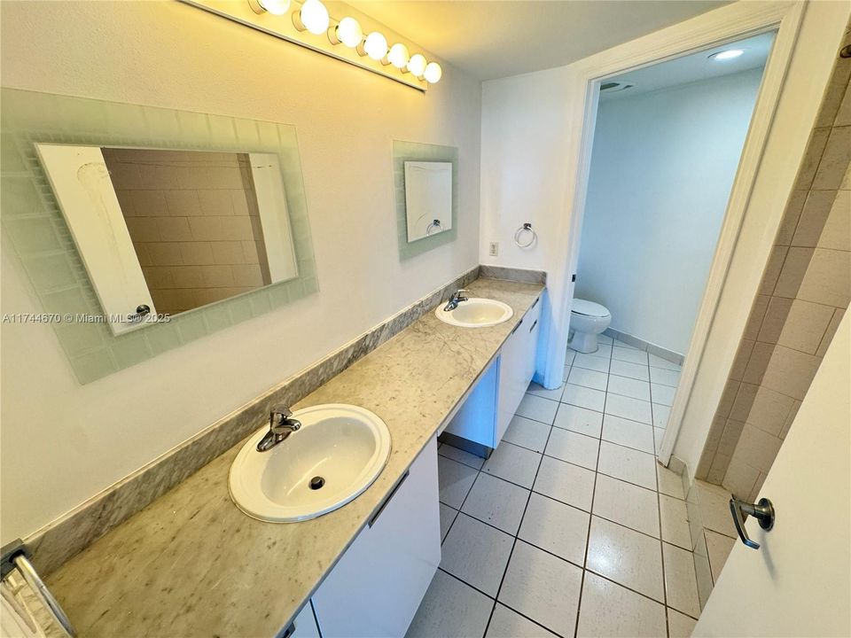 Недавно арендовано: $3,650 (2 спален, 2 ванн, 1470 Квадратных фут)