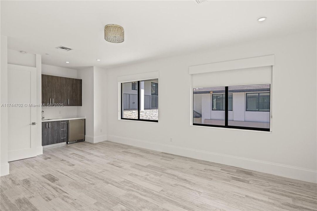 Guest bedroom #2 & kitchenette over west garage