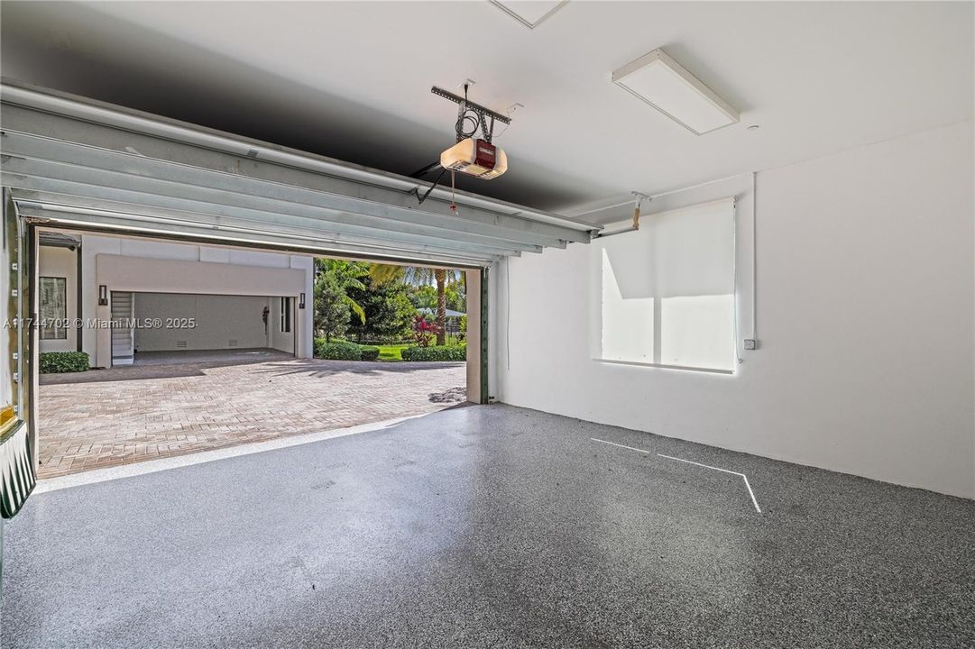 最近售出: $3,850,000 (7 贝兹, 7 浴室, 6428 平方英尺)