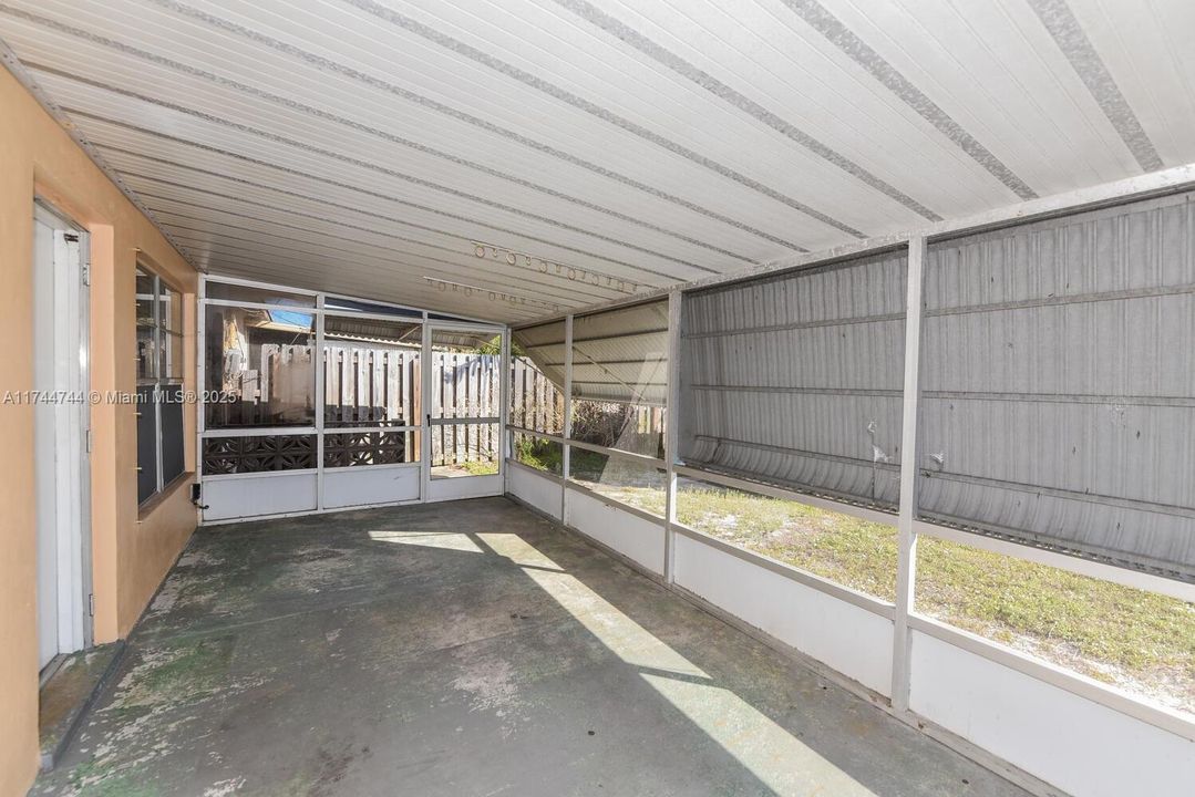 最近租的: $2,100 (2 贝兹, 1 浴室, 1044 平方英尺)