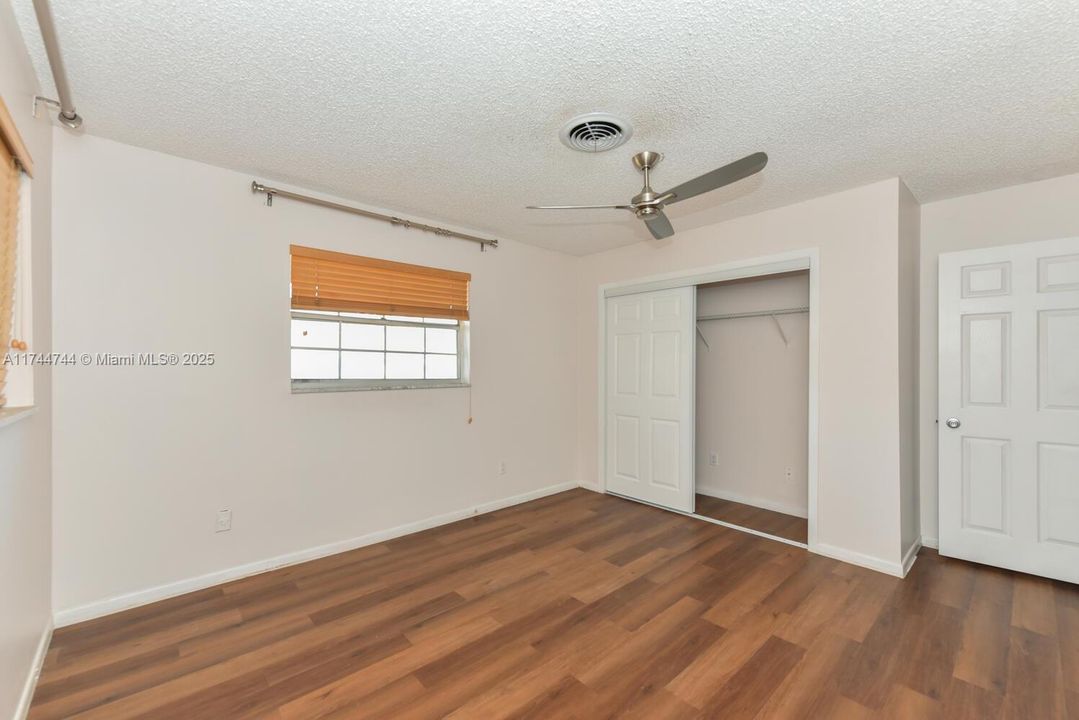 最近租的: $2,100 (2 贝兹, 1 浴室, 1044 平方英尺)