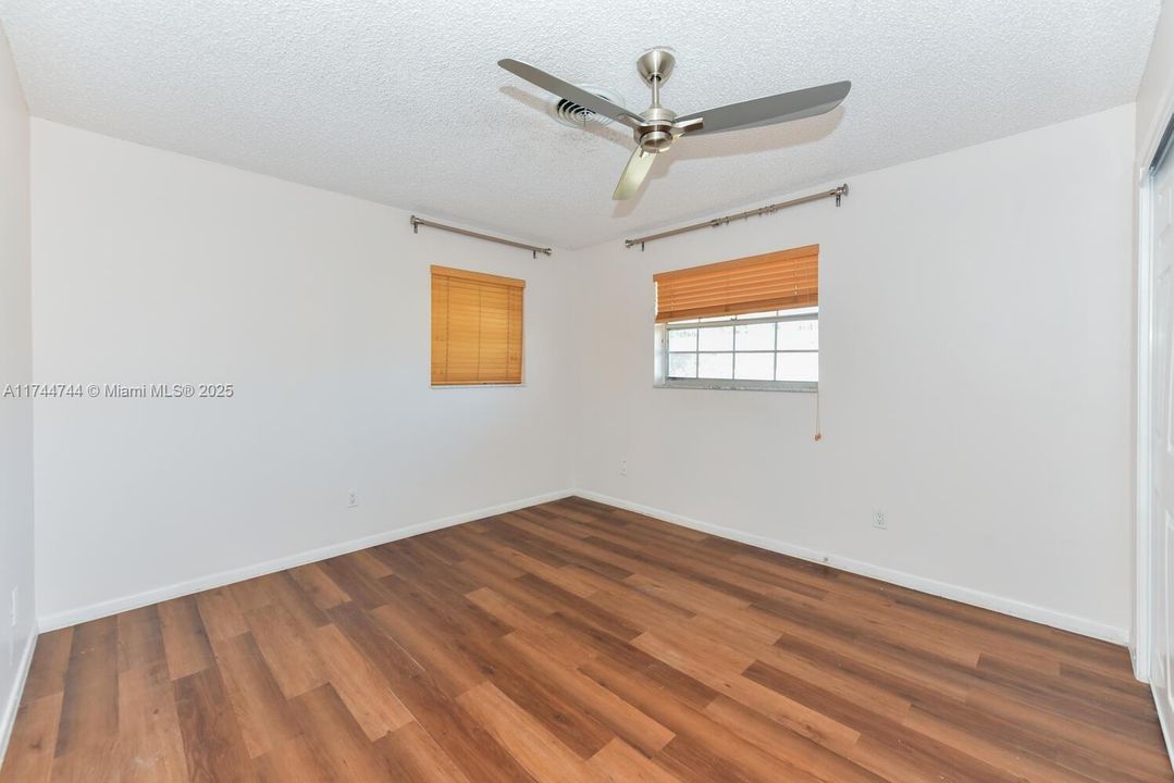 最近租的: $2,100 (2 贝兹, 1 浴室, 1044 平方英尺)