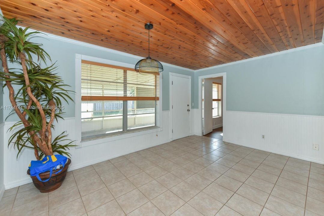 最近租的: $2,100 (2 贝兹, 1 浴室, 1044 平方英尺)